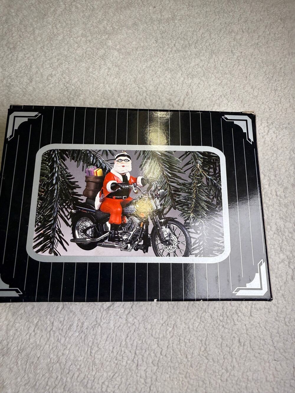 1999 Harley Davidson Leader of the Pack Santa Motorcycle Ornament GA0906-01 Box